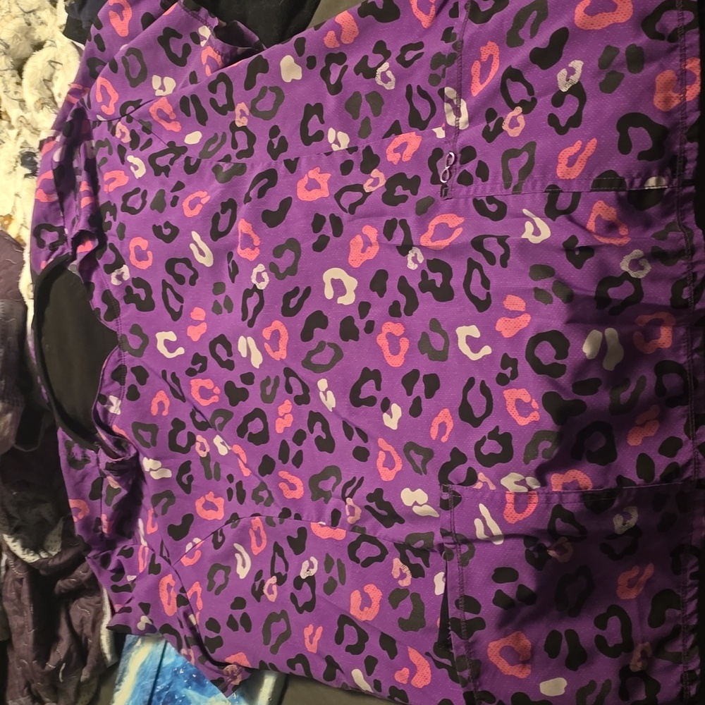 Cherokee scrub top